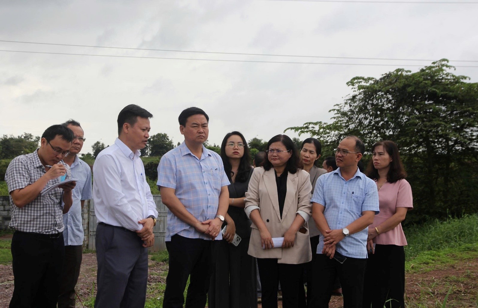 Giám sát tình hình triển khai thực hiện các dự án trang trại  chăn nuôi tập trung tại xã Ea Wer